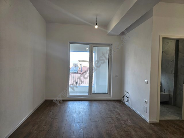 Apartament 1+1 per shitje ne Kompleksin Kaimi ne rrugen Pasho Hysa ne zonen e Ali Demit ne Tirane.
